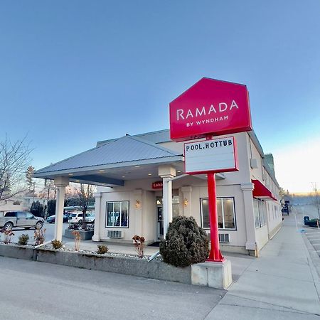 Ramada By Wyndham Otel Quesnel Dış mekan fotoğraf