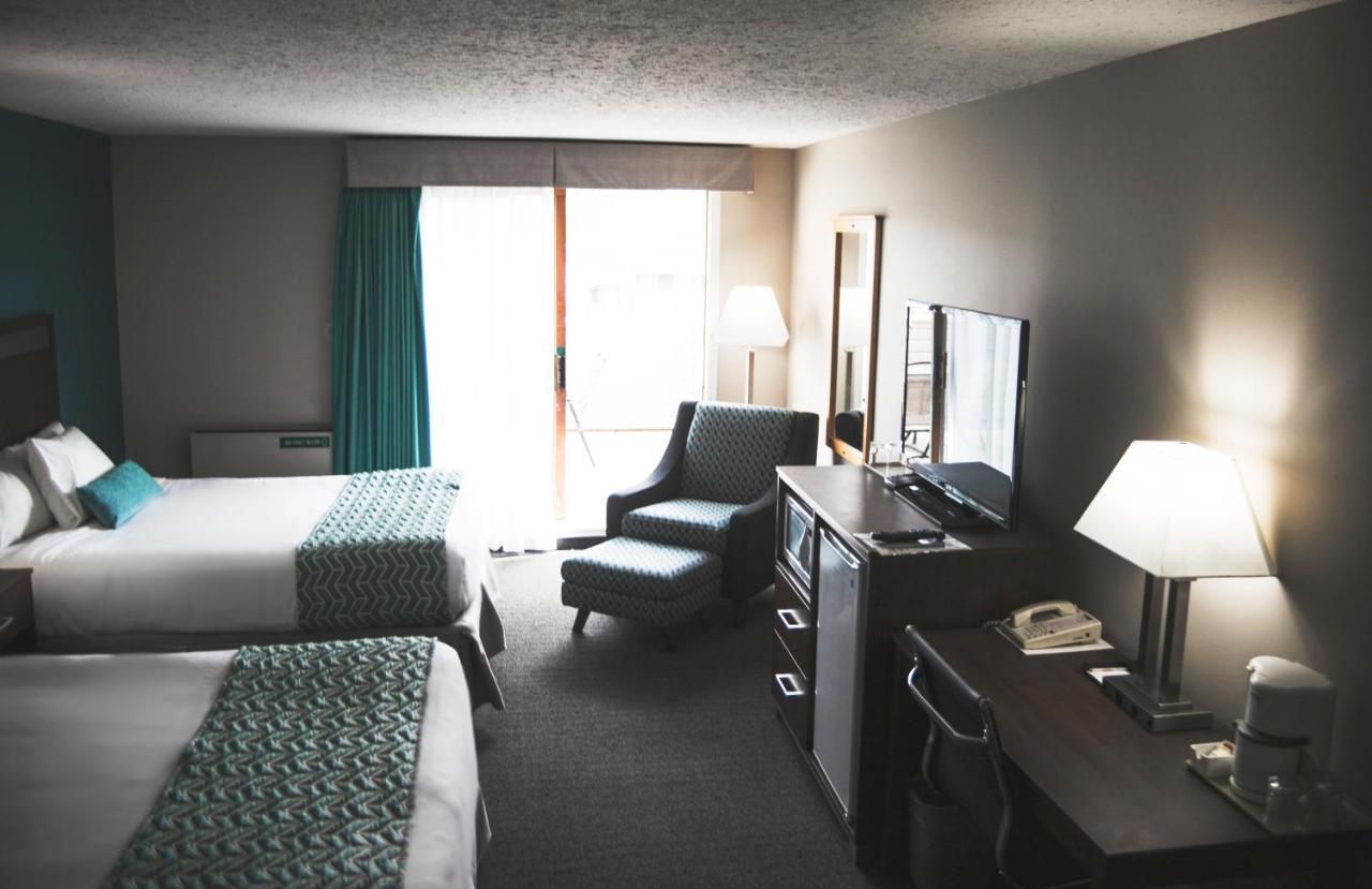 Ramada By Wyndham Otel Quesnel Dış mekan fotoğraf