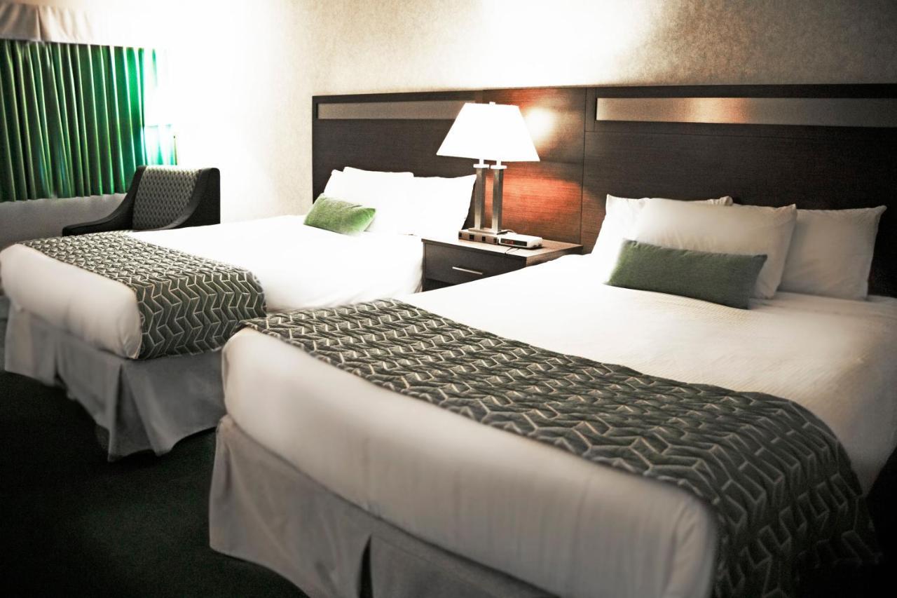 Ramada By Wyndham Otel Quesnel Dış mekan fotoğraf