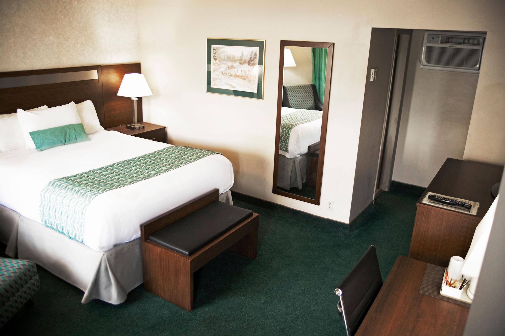 Ramada By Wyndham Otel Quesnel Dış mekan fotoğraf