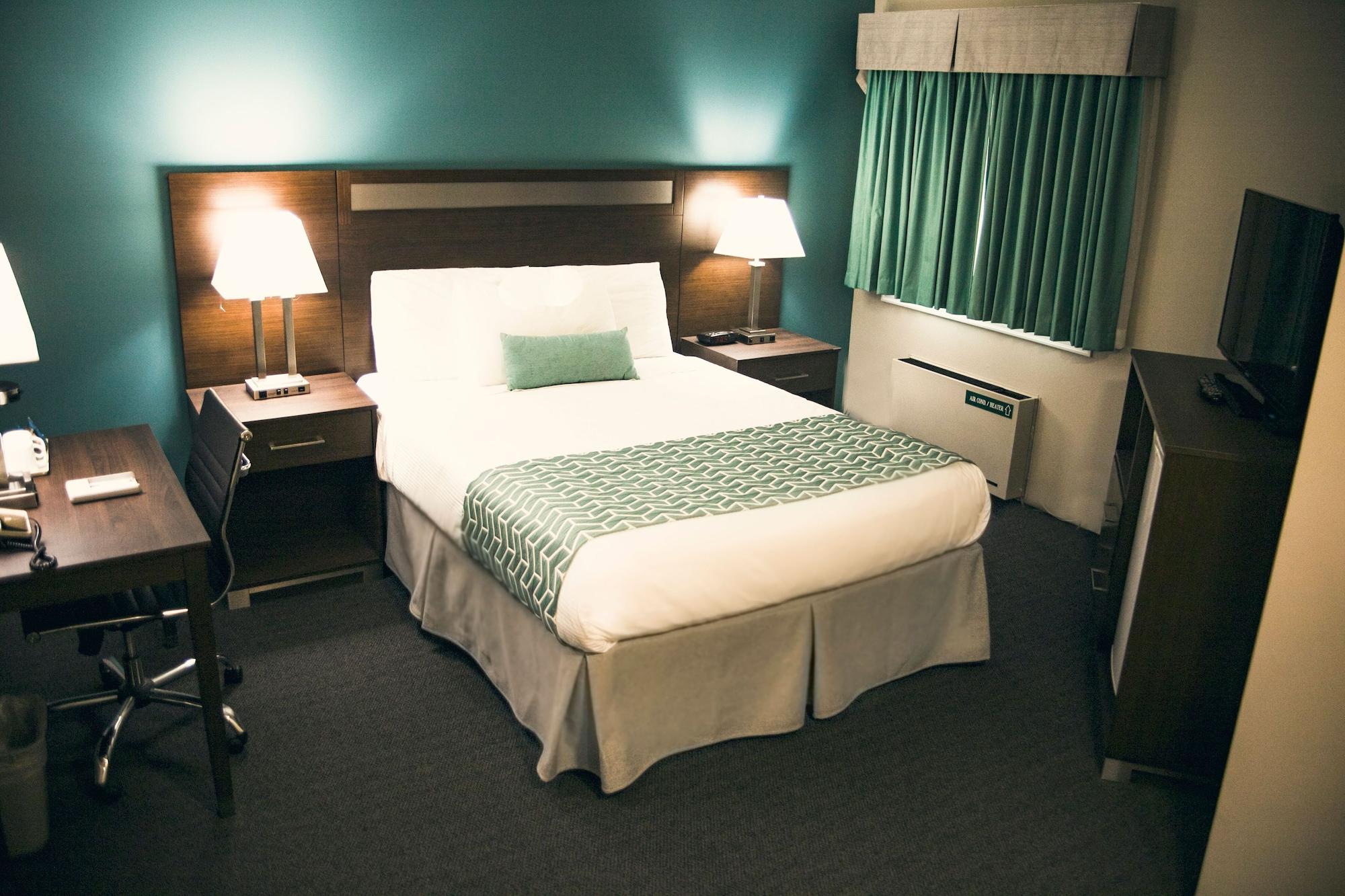 Ramada By Wyndham Otel Quesnel Dış mekan fotoğraf