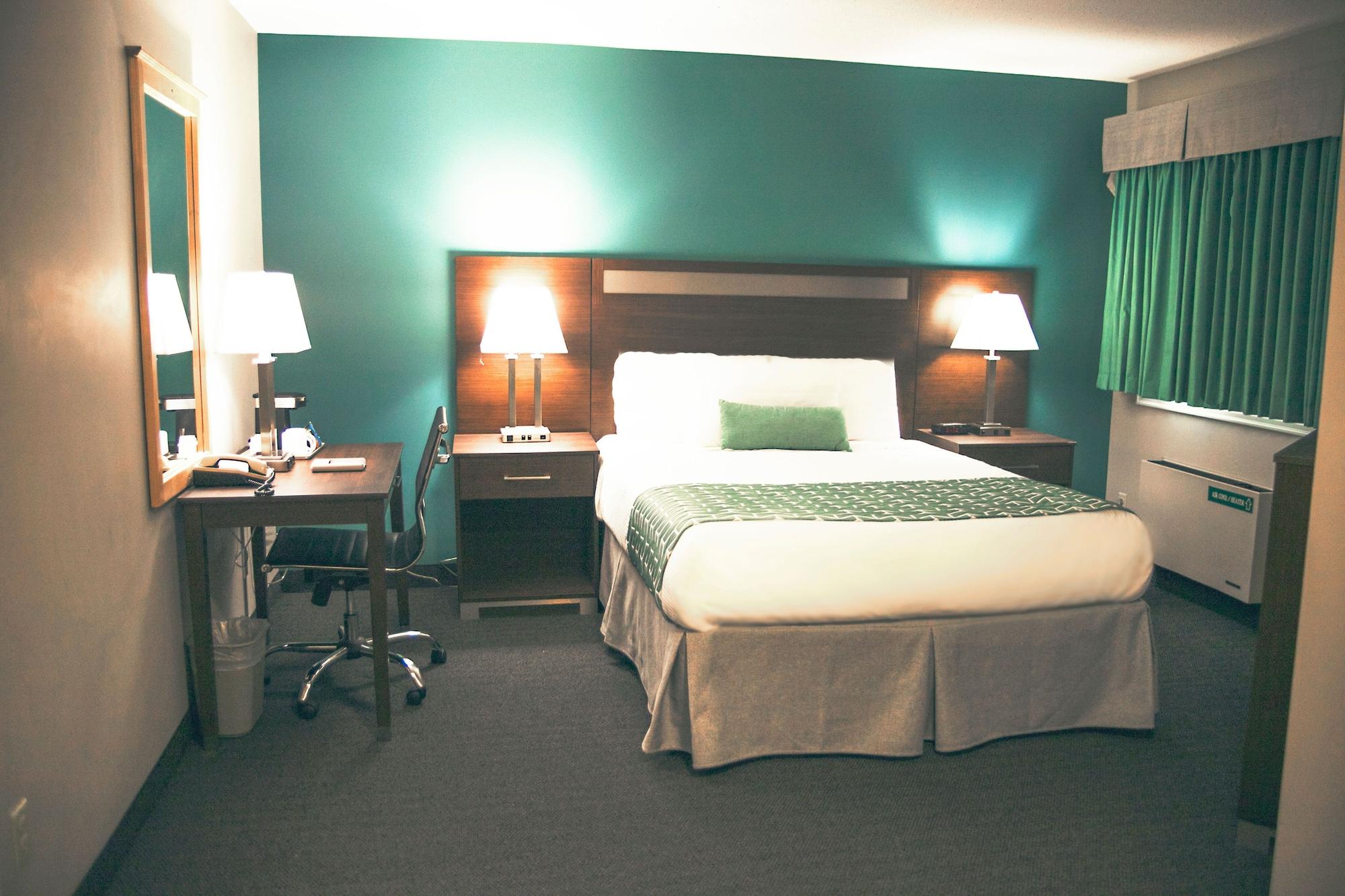 Ramada By Wyndham Otel Quesnel Dış mekan fotoğraf